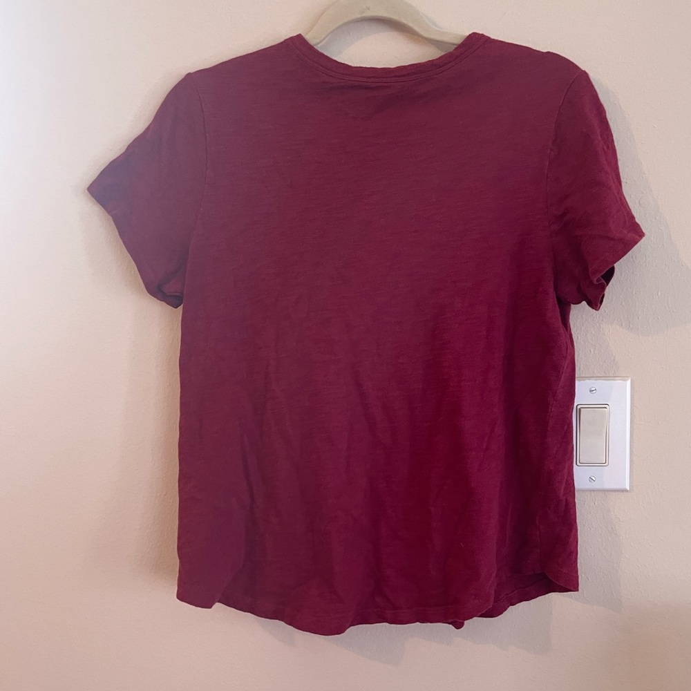 Old Navy Basic Red T - Picture 3 of 5